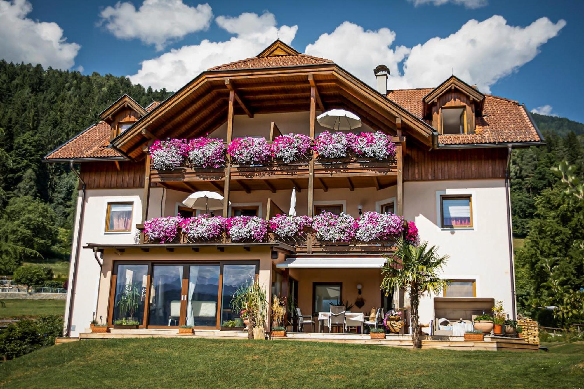 Ferienwohnungen Fischerhaus - Direkt Am See Millstatt Exterior foto